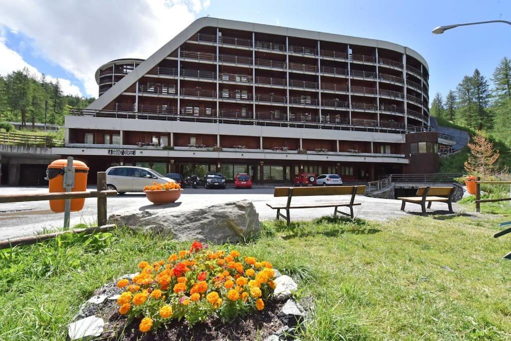 Alloggio Dello Sciatore A Cervinia - Cielo Alto Breuil-Cervinia Exterior photo